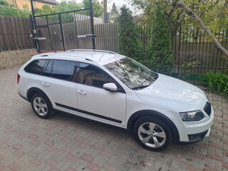 2015 Skoda Octavia Scout III (A7), белый, 2320000 рублей, вид 1