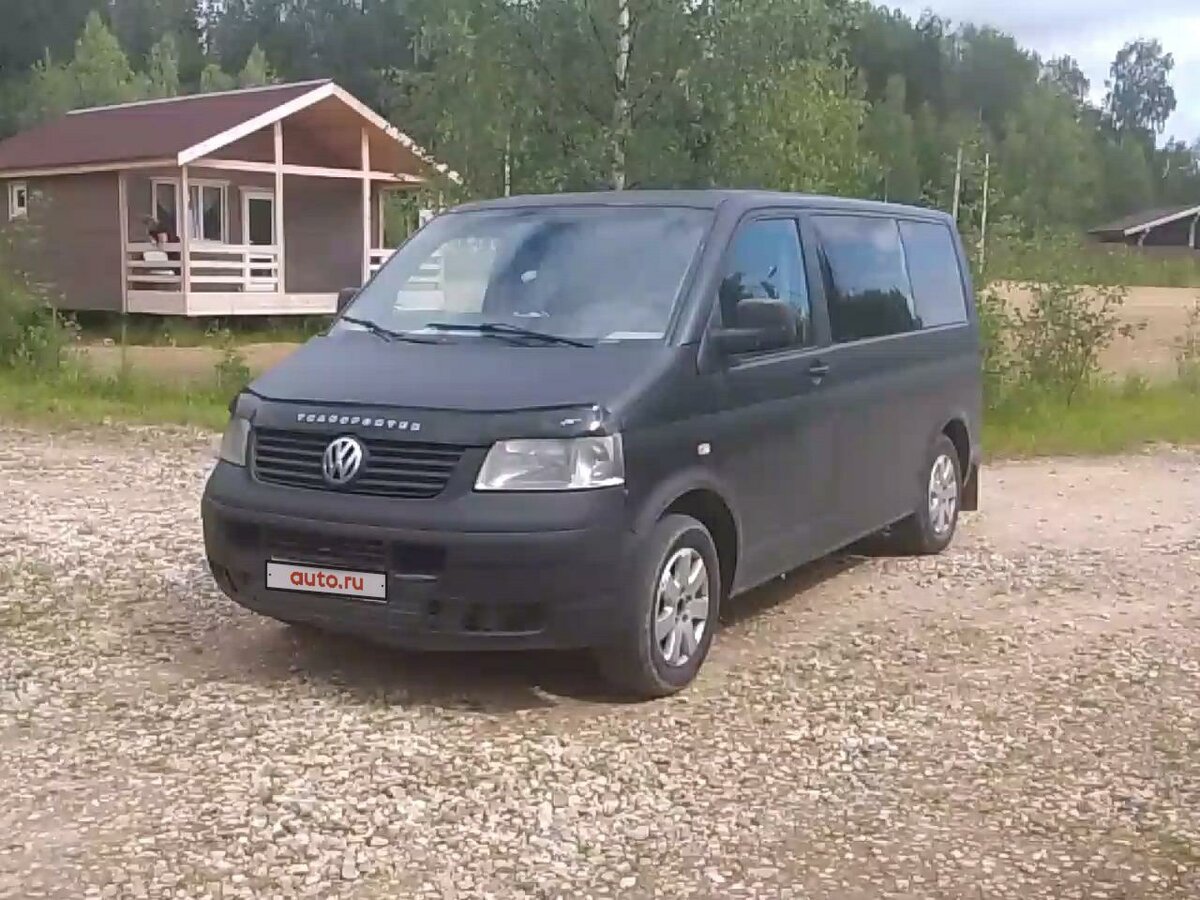 Черный фургон фольксваген