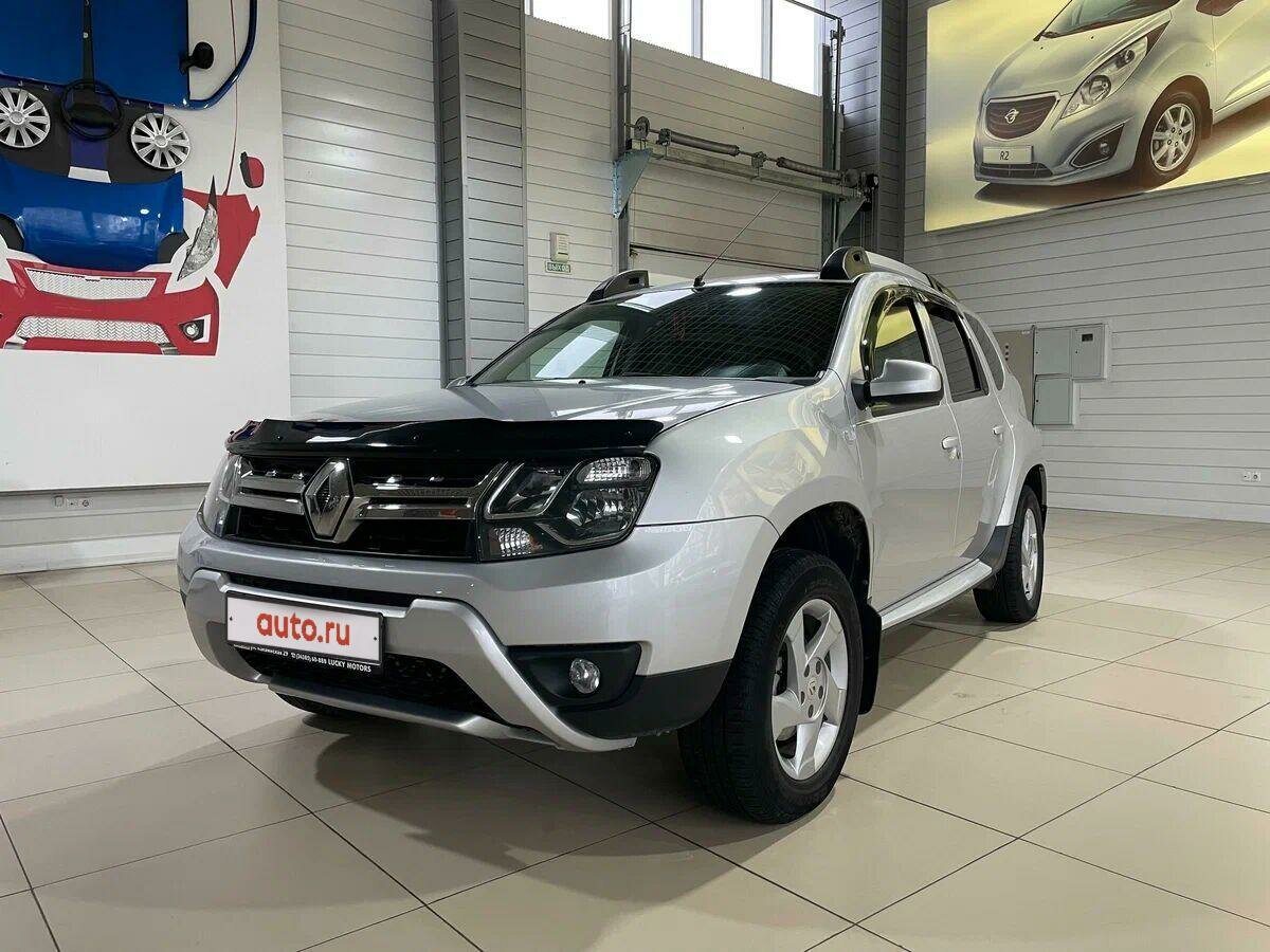 Купить б/у Renault Duster I Рестайлинг 2.0 MT (143 л.с.) 4WD бензин ...
