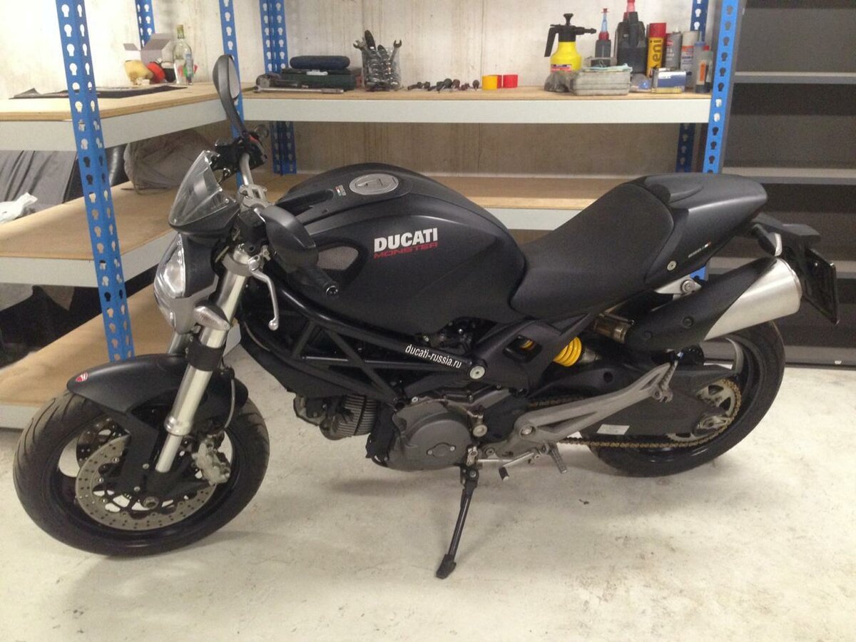 Ducati Monster 696 Stunt