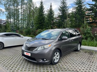 2010 Toyota Sienna III, коричневый, 1380000 рублей, вид 1