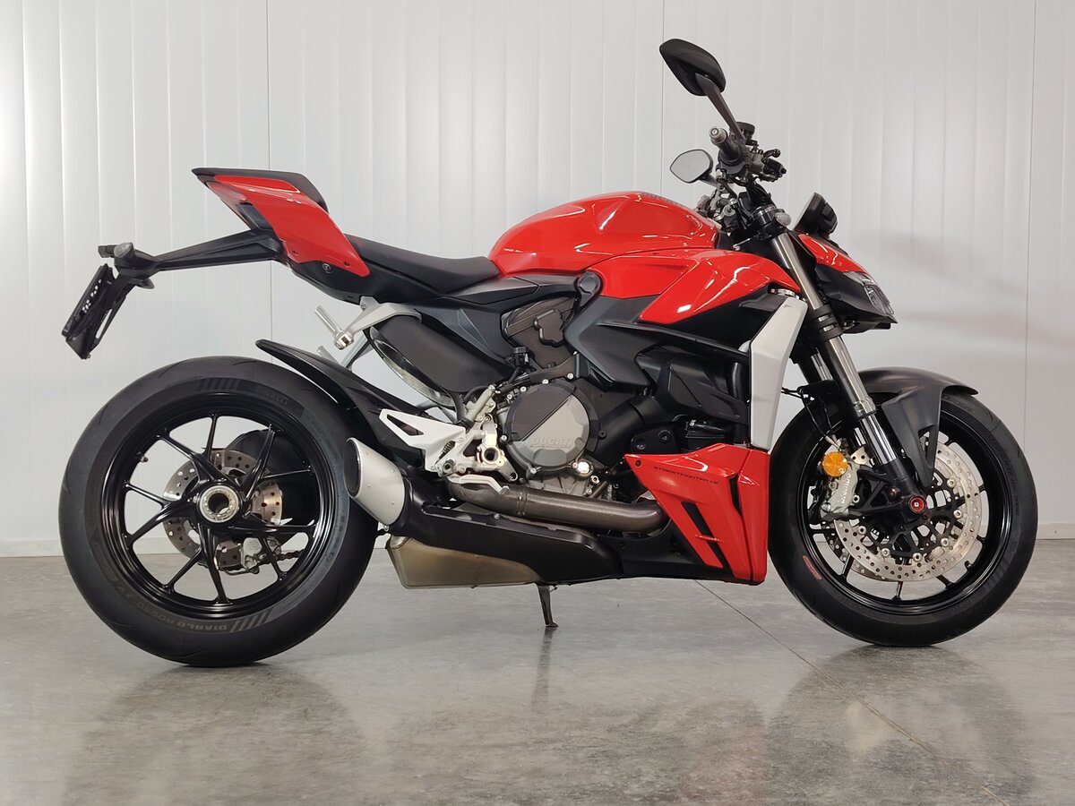 Ducati Streetfighter V2