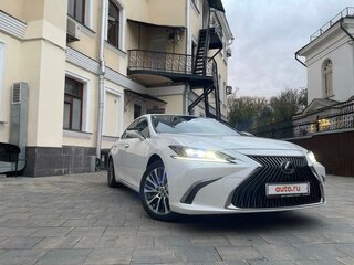 2019 Lexus ES 250 VII, белый, 4200000 рублей, вид 1