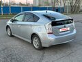 2011 Toyota Prius III (XW30), серебристый, 830000 рублей - вид 3