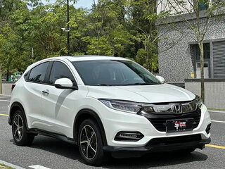 2021 Honda Vezel I Рестайлинг, белый, 1350000 рублей, вид 1