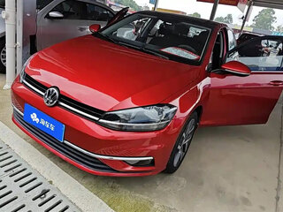 2020 Volkswagen Golf VII Рестайлинг, красный, 1300000 рублей, вид 1