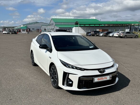 2018 Toyota Prius IV Рестайлинг (XW50), белый, 2350000 рублей - вид 33