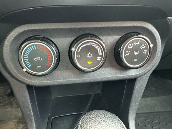 2007 Mitsubishi Lancer X, бежевый, 700000 рублей - вид 12