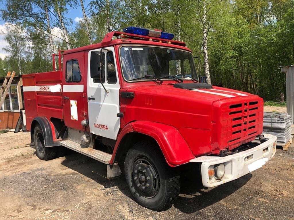 На Привольной улице потушили пожар в заброшенном здании