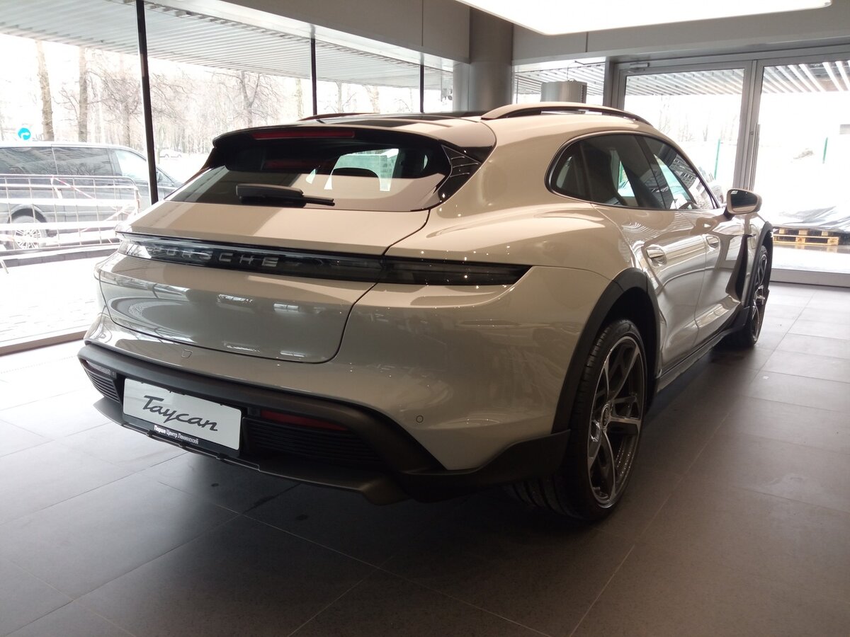 Porsche Taycan Cross Turismo: Электрический универсал для активной жизни
