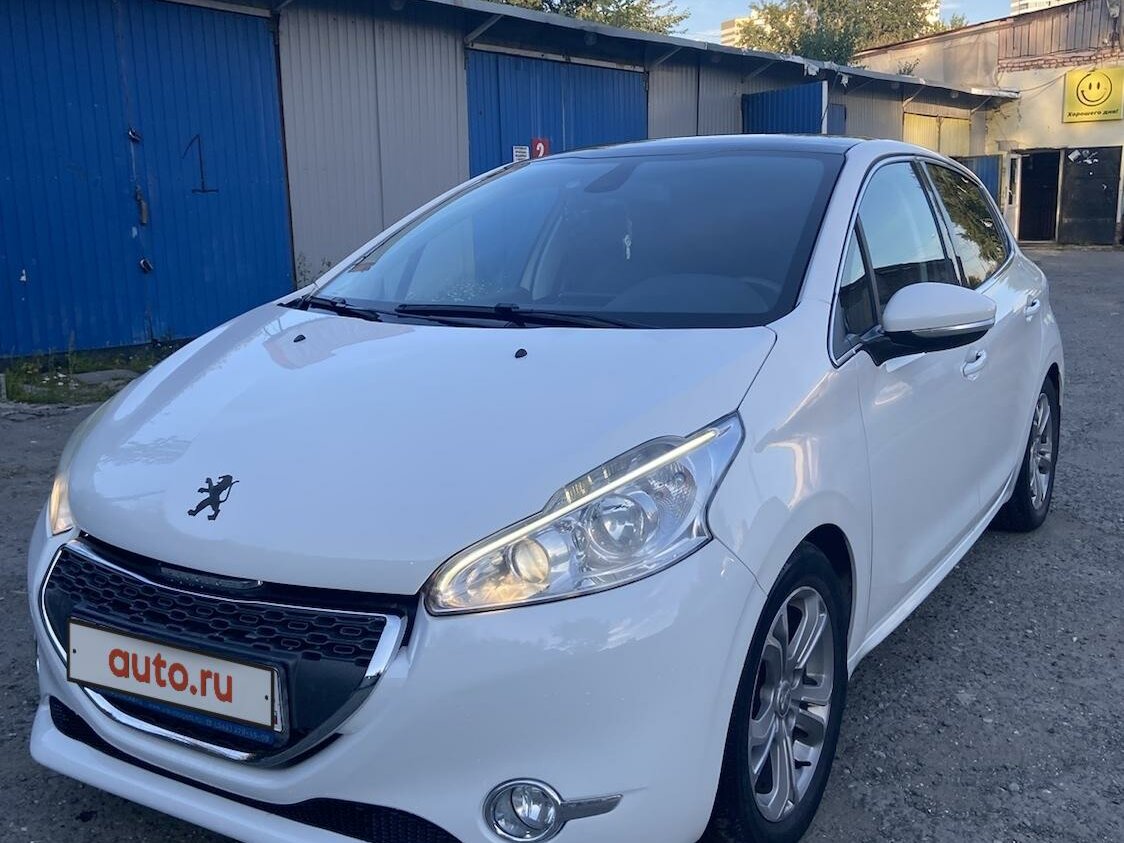 Купить б/у Peugeot 208 I 1.6 AT (120 л.с.) бензин автомат в ...