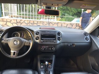 2012 Volkswagen Tiguan I Рестайлинг, чёрный, 1400000 рублей, вид 5
