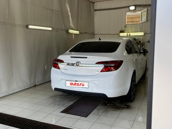 2013 Opel Insignia I Рестайлинг, белый, 870000 рублей - вид 2