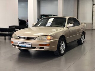 1995 Toyota Camry III (XV10), бежевый, 420000 рублей, вид 1