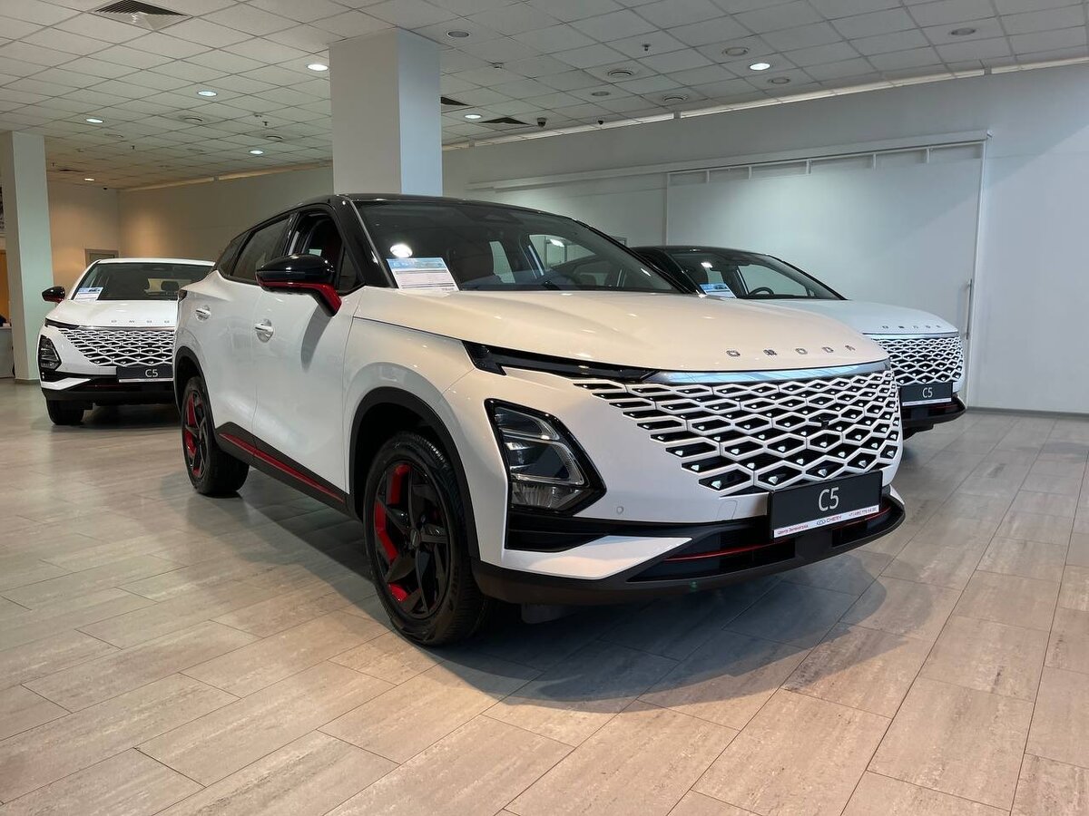 Фастбэк кроссовер Omoda c5