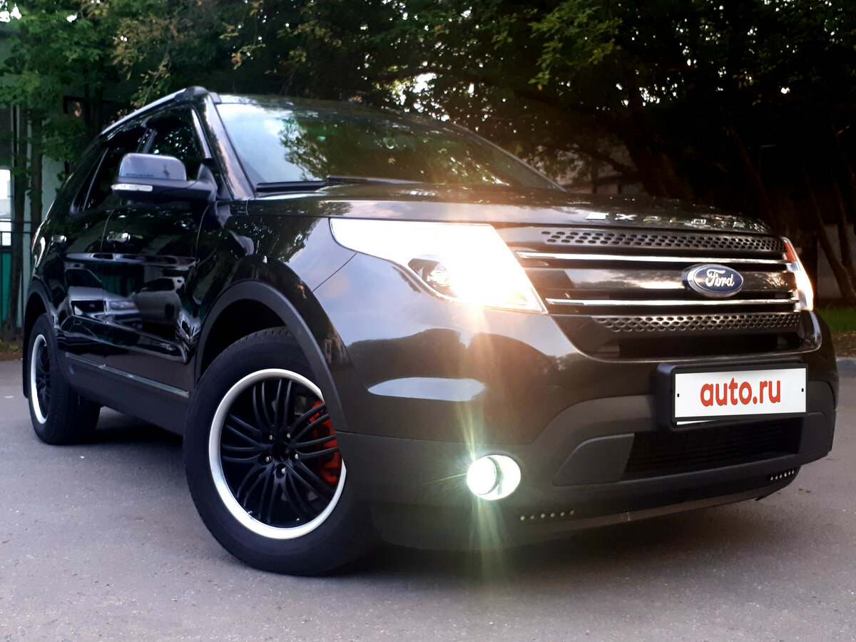 Ford Explorer 5 2011 черный