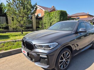 2021 BMW X6 40i III (G06), серый, 6999999 рублей, вид 1