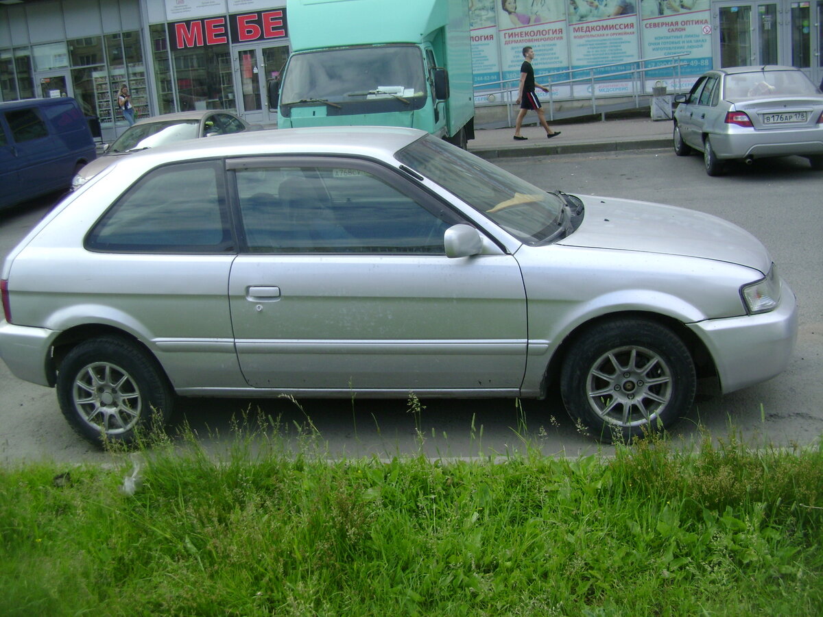 toyota corsa хэтчбек