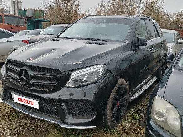 2017 Mercedes-Benz GLE 400 9G-Tronic I (W166), чёрный, 2145000 рублей - вид 1