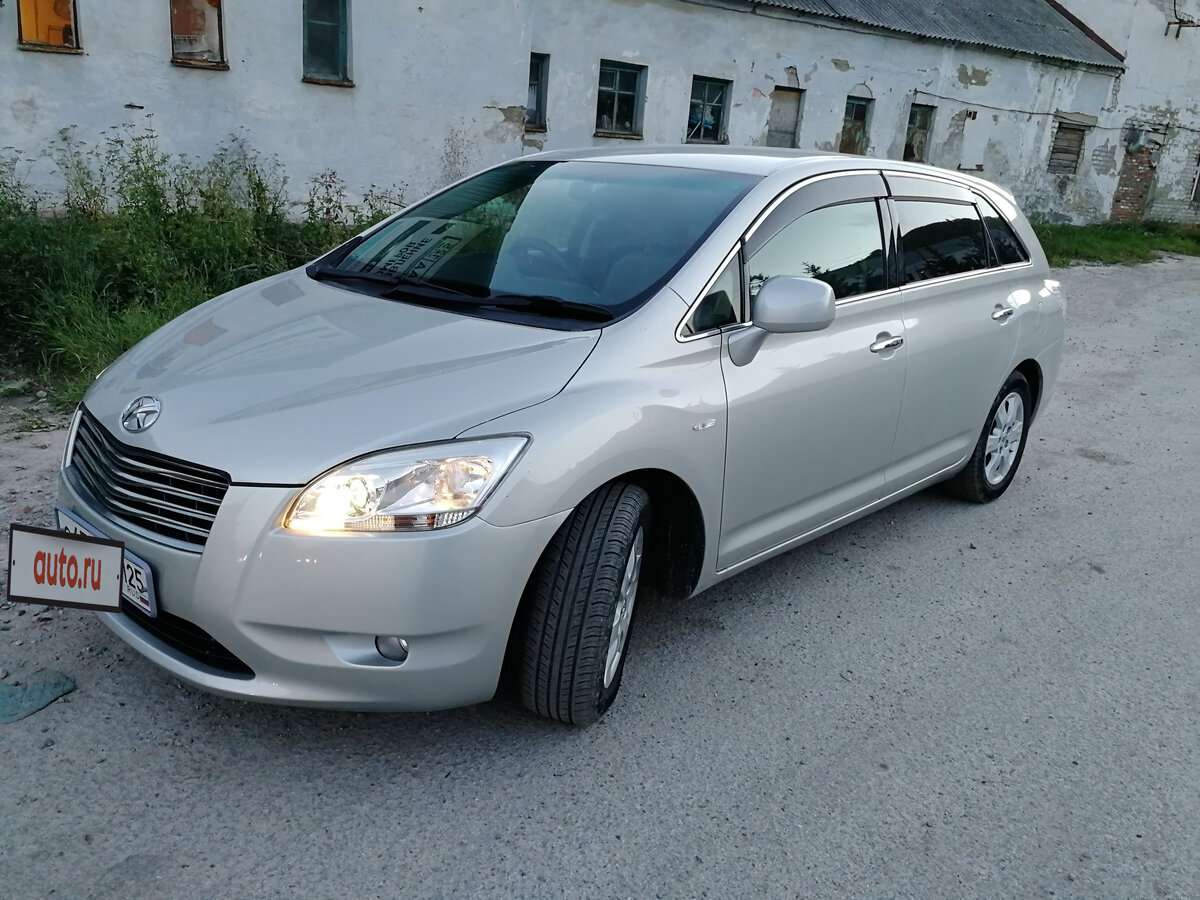 Toyota Mark x Zio 2013