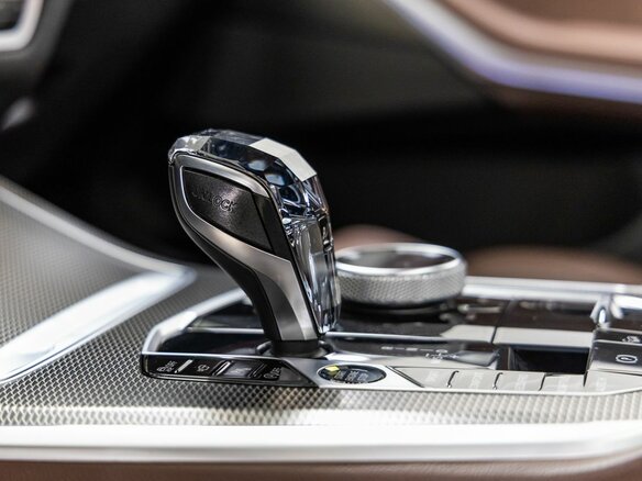 2020 BMW X5 30d IV (G05/G18), серый, 7158000 рублей - вид 35