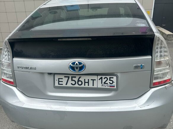 2012 Toyota Prius III Рестайлинг (XW30), серый, 500000 рублей - вид 3