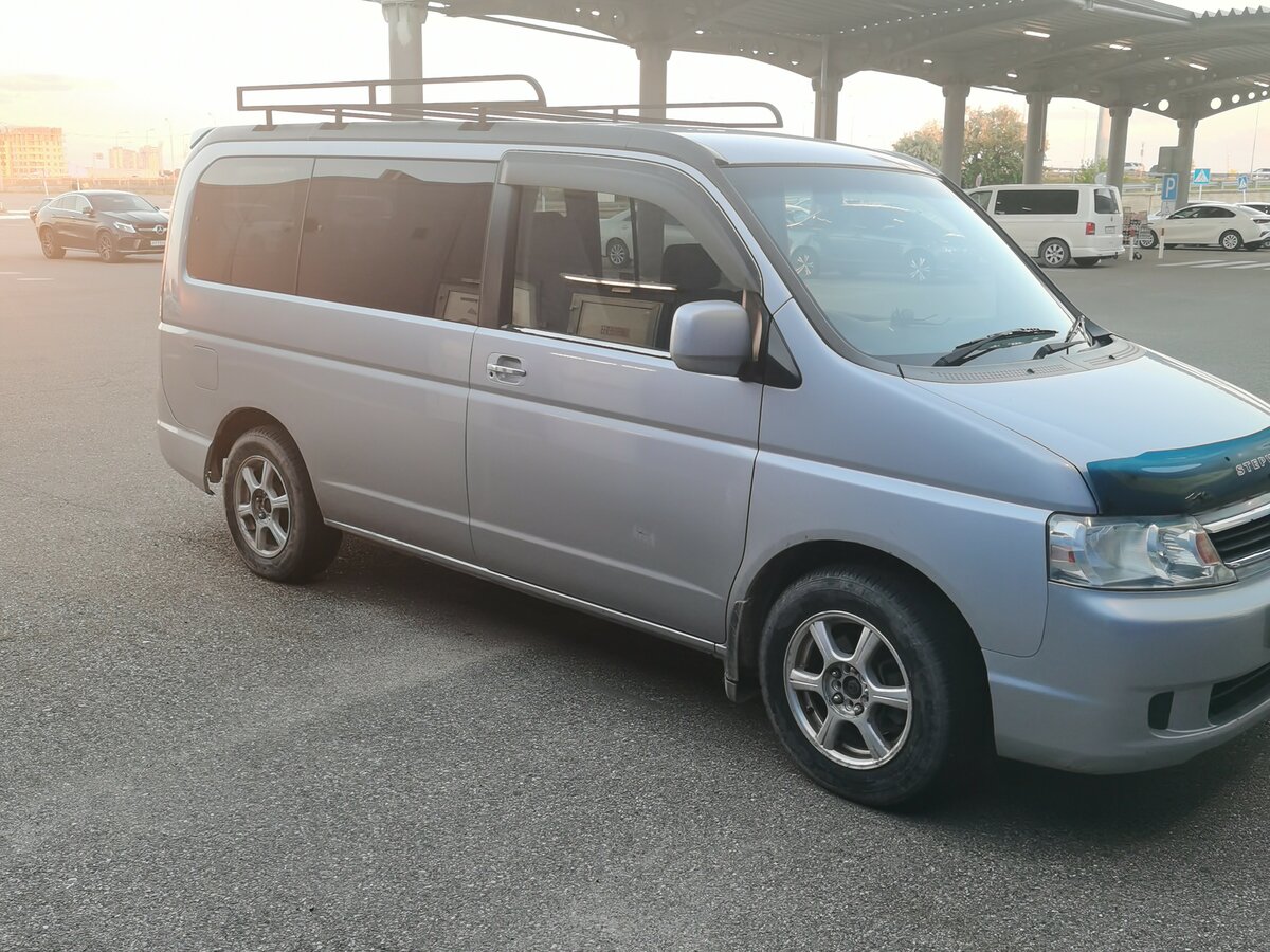 Honda stepwgn ii