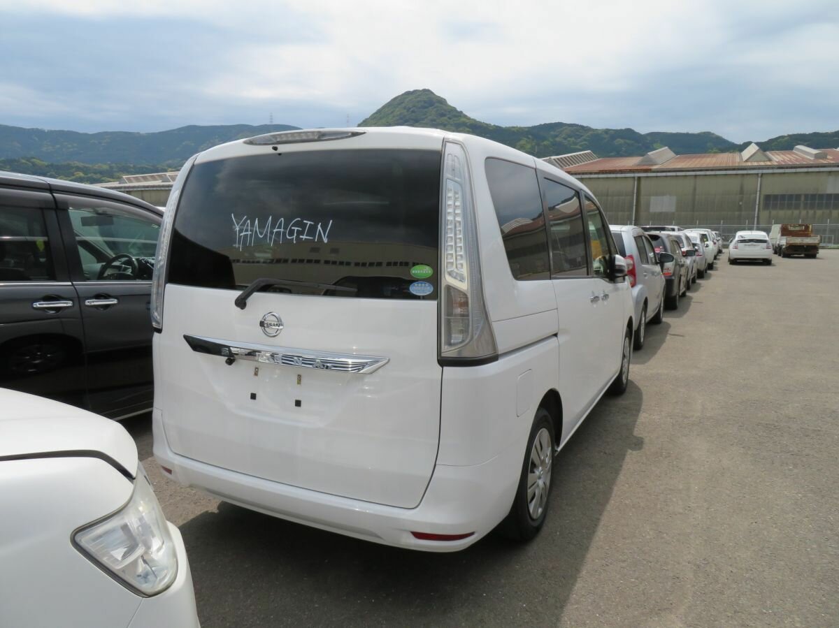 Nissan serena iv
