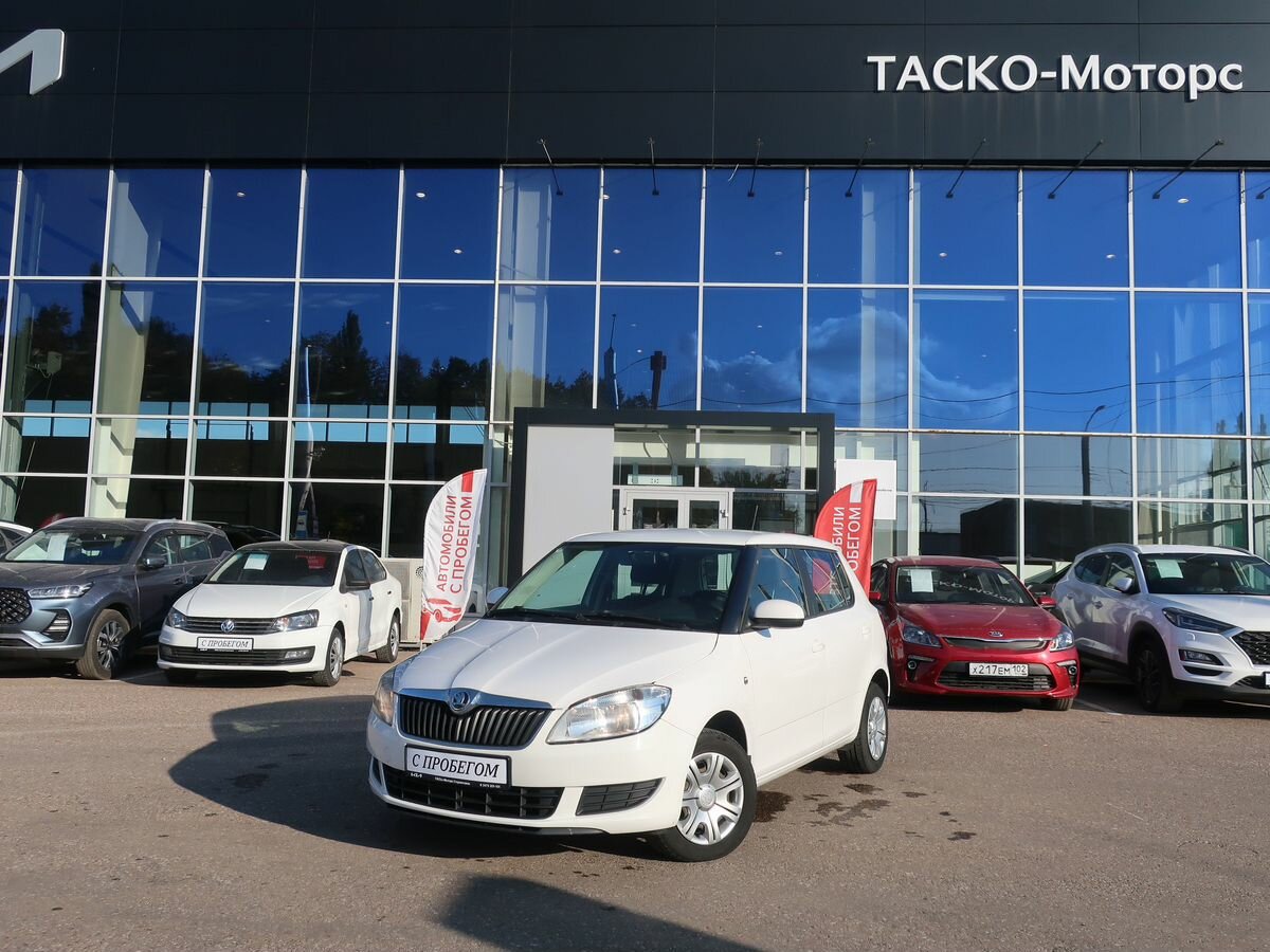 Купить б/у Skoda Fabia II Рестайлинг 1.2 MT (70 л.с.) бензин механика в ...