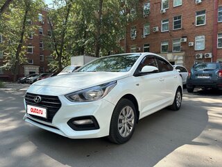 2018 Hyundai Solaris II, белый, 890000 рублей, вид 1