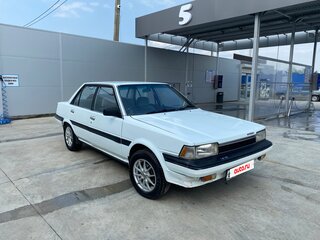 1984 Toyota Carina IV (T150), белый, 200000 рублей, вид 1