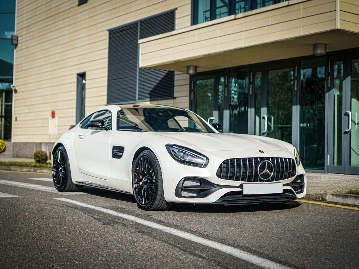 Microsoft разыгрывает миллион долларов и три Mercedes для фанатов Edge