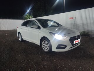 2017 Hyundai Solaris II, белый, 860000 рублей, вид 1