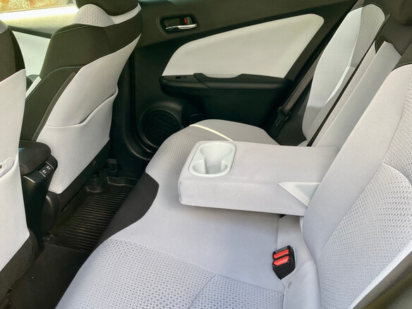 2021 Toyota Prius IV Рестайлинг (XW50), чёрный, 2100000 рублей - вид 17