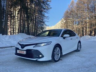 2018 Toyota Camry VIII (XV70), белый, 2380000 рублей, вид 1