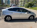 2010 Toyota Prius III (XW30), серебристый, 1050000 рублей - вид 1
