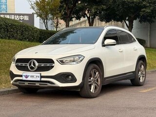 2021 Mercedes-Benz GLA 180 II (H247), белый, 2500000 рублей, вид 1