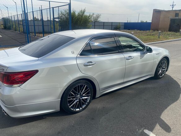 2013 Toyota Crown XIV (S210), серый, 2650000 рублей - вид 8