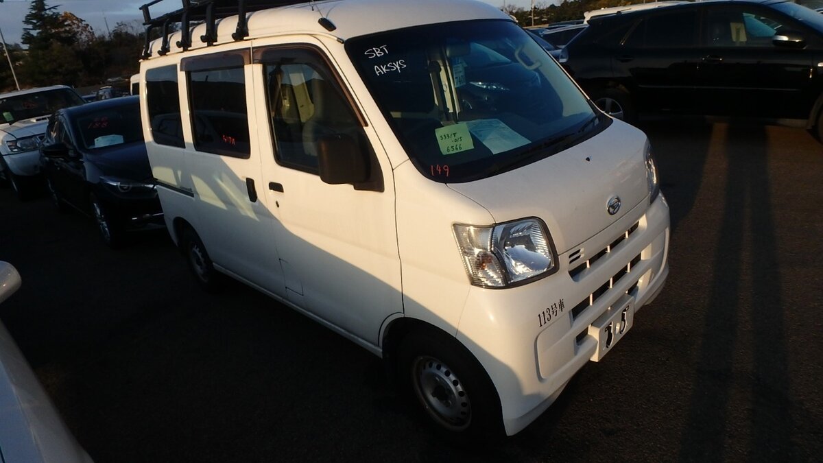 Daihatsu hijet 2016