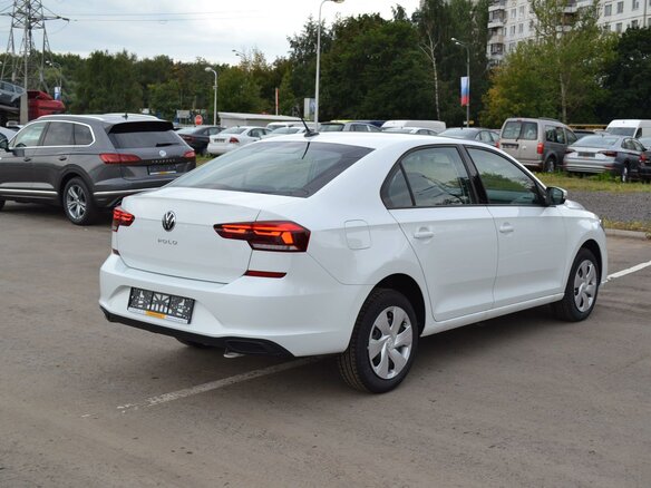 2021 Volkswagen Polo VI, белый - вид 3