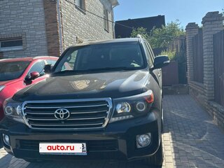 2015 Toyota Land Cruiser 200 Series Рестайлинг 1, чёрный, 4300000 рублей, вид 1