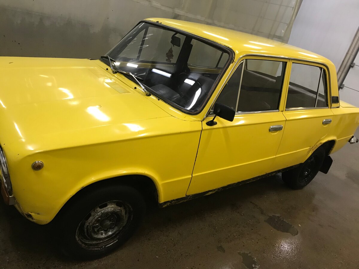 Малиновая Лада 2101