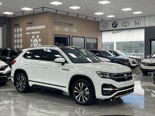 2022 Volkswagen Tayron I Рестайлинг, белый, 2540000 рублей, вид 1