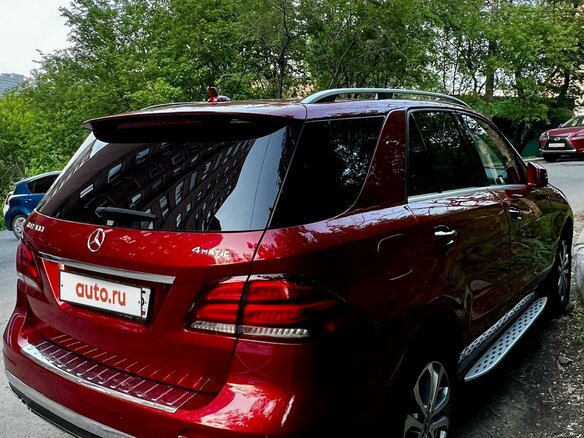 2017 Mercedes-Benz GLE 300 I (W166), красный, 4900000 рублей - вид 1