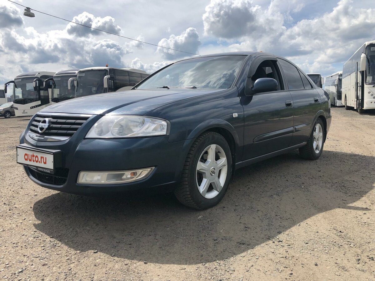 Nissan almera синий
