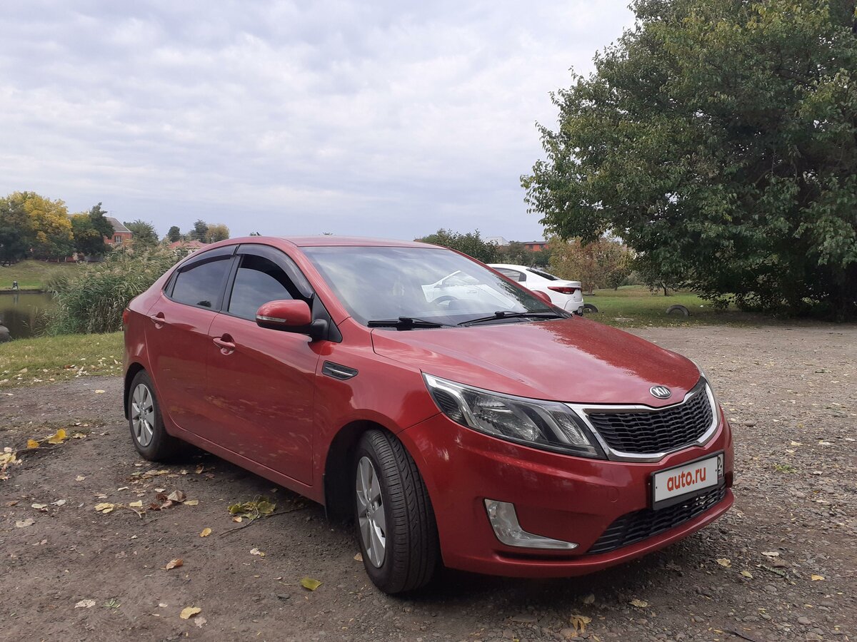Kia Rio 2013 красный