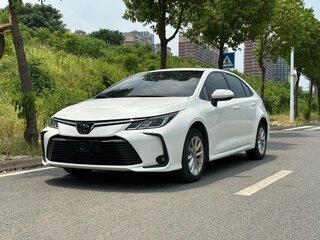 2021 Toyota Corolla XII (E210), белый, 1100000 рублей, вид 1