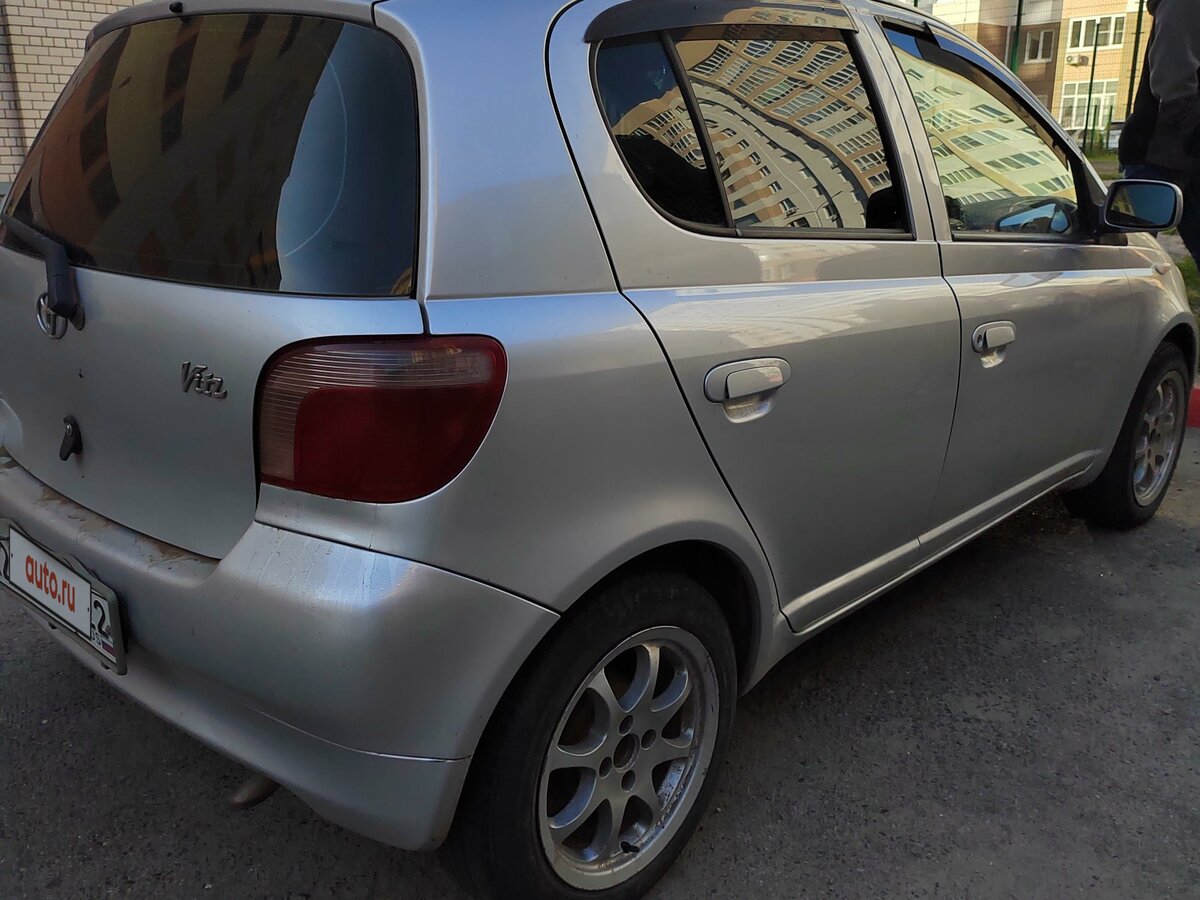 Toyota Vitz 2001 White stance
