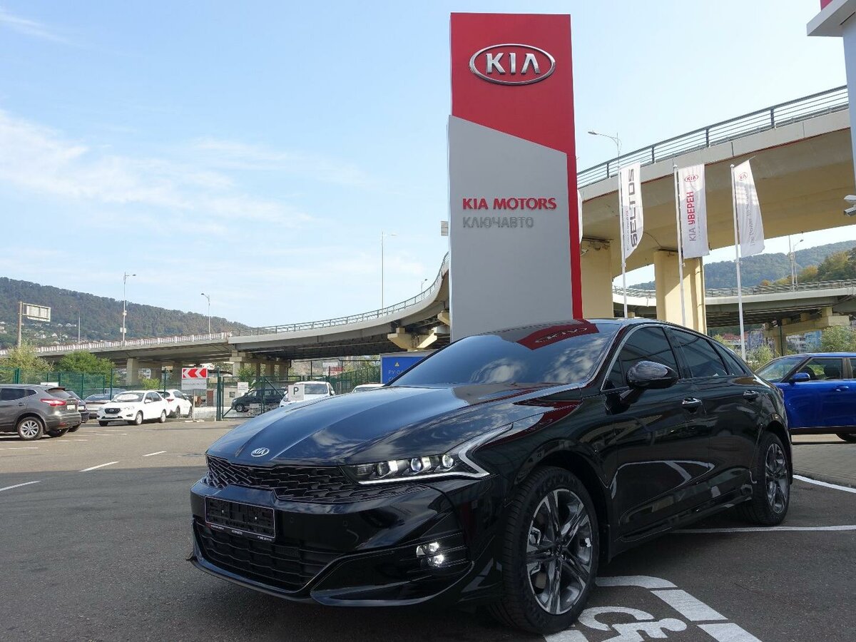 Kia k5 черная