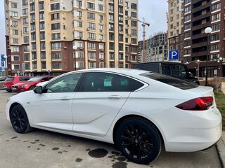 2020 Opel Insignia II Рестайлинг, белый, 1800000 рублей, вид 4